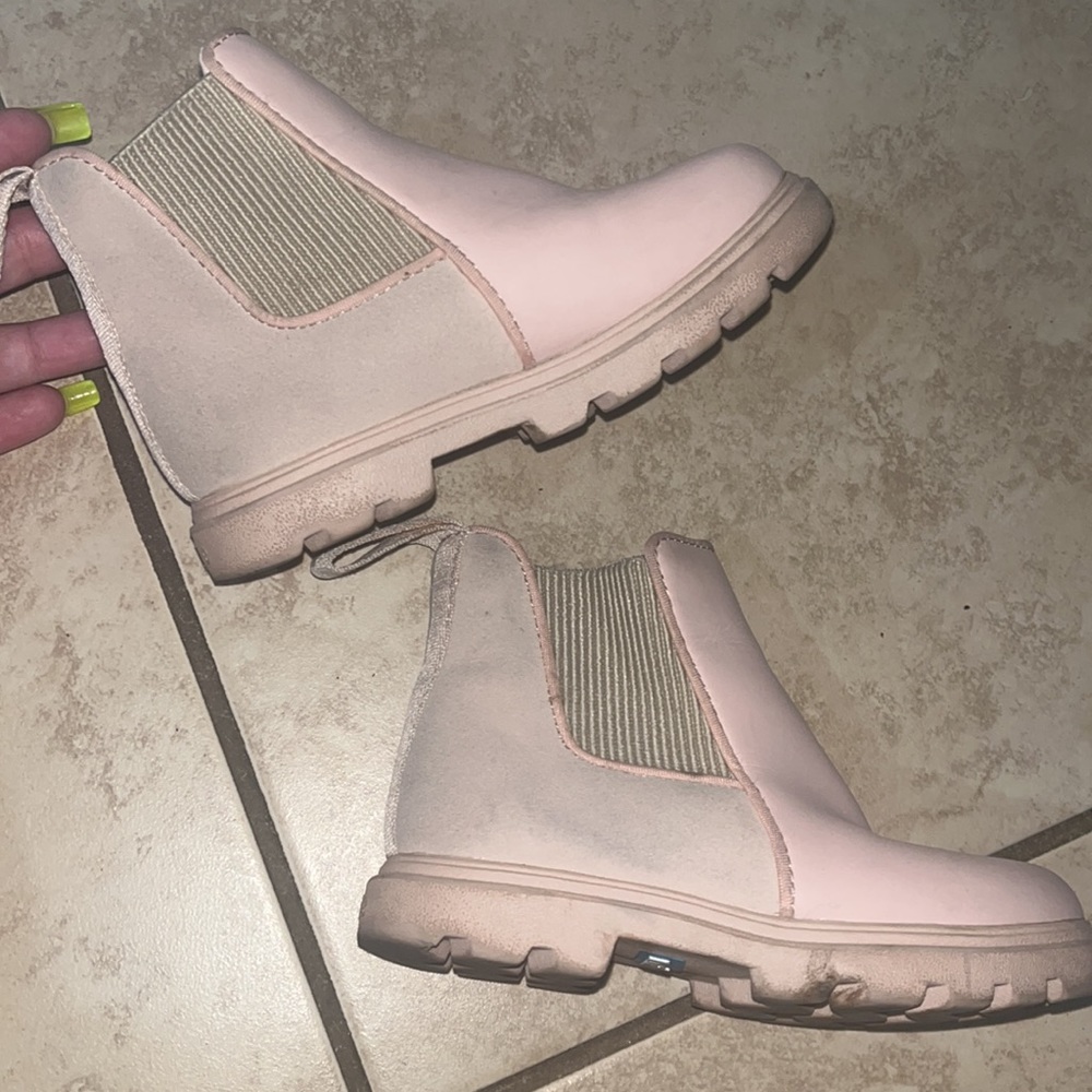 Boots - Picture 2 of 6